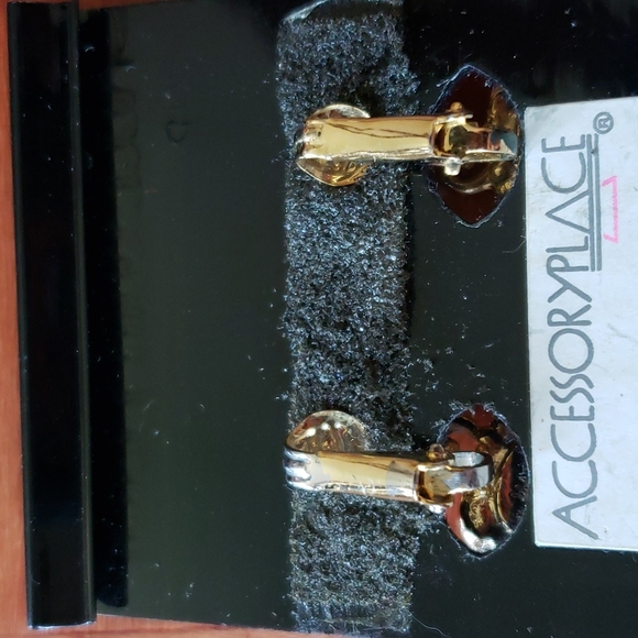 Vintage Enamel Swirl Heart Clip-On Earrings - Picture 2 of 4